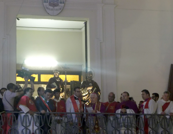 vescovo_santi-patroni-pietro-e-palo-giugno-2014.jpg