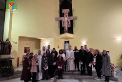 Lamezia, rito di ammissione al Catecumenato: l'accoglienza del Vescovo Parisi e dei fedeli IMG_2431_1394c.jpg