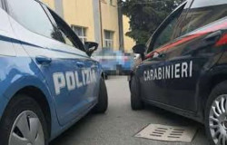 Lamezia, disordini e condotte violente in esercizio commerciale: questore emette un divieto di Accesso ai locali pubblici Intervento-polizia-e-carabinieri_5b226.jpg