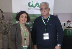 Cia Calabria Centro, Maria Grazia Milone riconfermata alla presidenza Maria-Grazia-MilonePresidente-CIA-Calabria-Centro-e-Nicodemo-Podellapresidente-CIA-Calabria_4e8f8.jpg