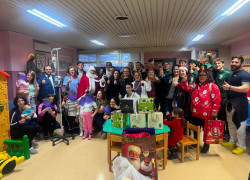 Babbo Natale in corsia: sport e solidarietà regalano sorrisi ai bambini dell’Ospedale di Lamezia Unknown-17_855a7.jpg