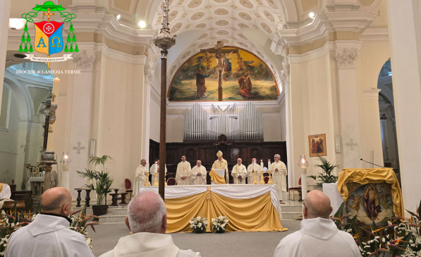 Lamezia, “Noi apostoli di speranza”: l’annuncio di Pasqua del vescovo Parisi Unknown-1_862ef.jpg