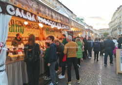 Lamezia, ritorna la Festa del cioccolato artigianale: tre giorni di gusto e divertimento su Corso Numistrano festa_afdef_dae35.jpg