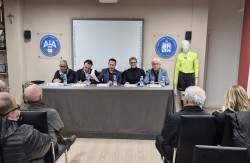 Lamezia, incontro alla Sezione AIA contro la violenza nei campi foto_01WhatsApp-Image-2026-02-21-at-08.29.38_be248.jpg