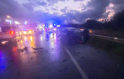 Auto sbanda e sbatte su guardrail, bilancio è di un morto e un ferito inc-2026-03-21-alle-08.41.32_4178f.jpg