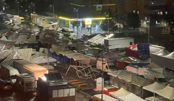 Maltempo in Calabria con il ciclone "Jolina": disagi a viabilità nel lametino, a Cosenza danneggiati stand fiera maltempo-fiera-cosenza_49d86.jpg