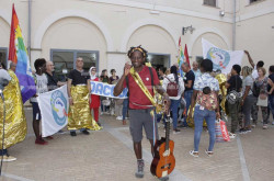 Lamezia, la marcia 'Restiamo umani' di John Mpaliza attraversa anche la città: “No a clima di odio e paura” mpaliza-lamezia-201911.jpg