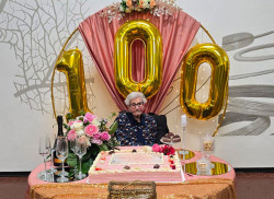 Lamezia, grande festa per i 100 anni della signora Rosa rosina1_61da3.jpg