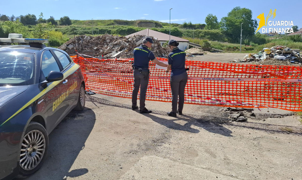 A Vibo Valentia sequestrata discarica abusiva di eternit