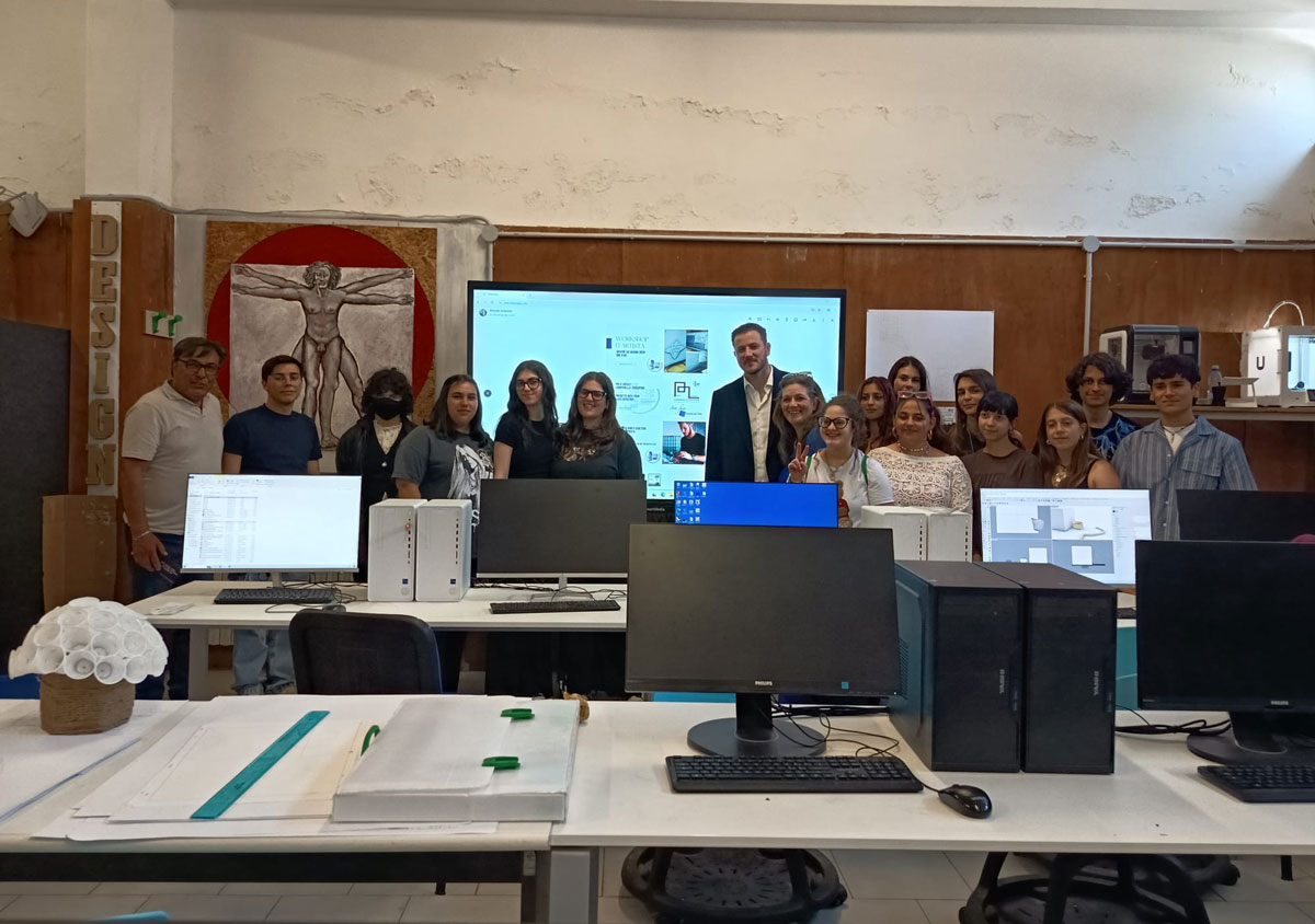 Lamezia, Liceo Artistico “Campanella Fiorentino” incontra l’Arte Orafa: Masterclass del Maestro Antonio Affidato con “Arte‑ficio”