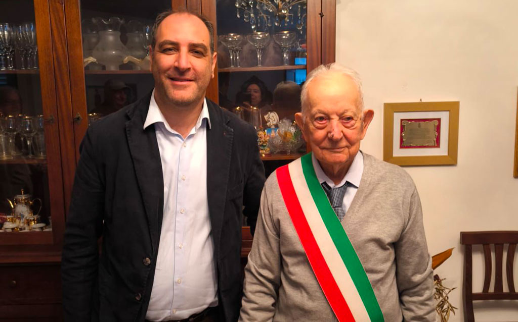 Sindaco per una sera a 103 anni, a Vena di Maida festa per nonno Pasquale Grande