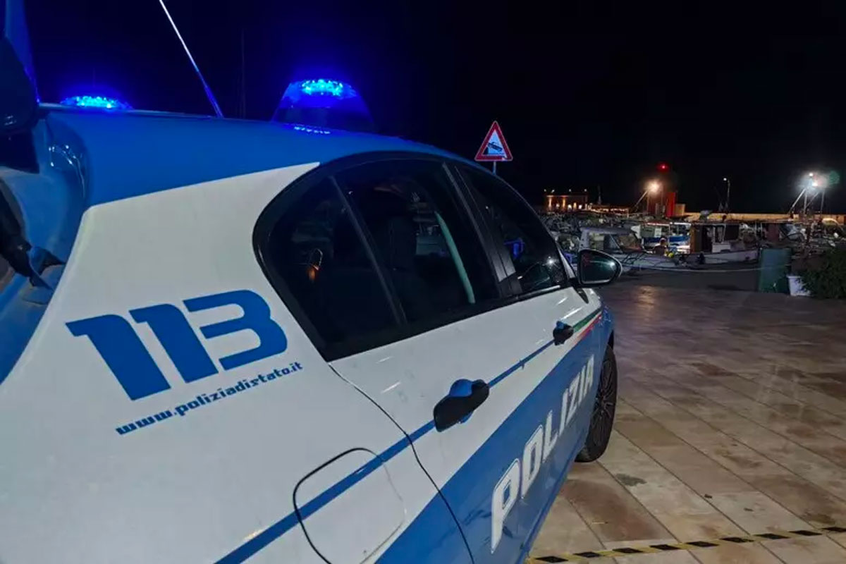 Maltrattamenti e lesioni a madre e sorella, divieto di avvic
