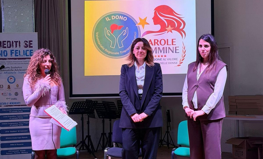 Lamezia, la Polizia di Stato in prima linea nel progetto “Chiediti se sono felice”: premiate due Funzionarie della Questura