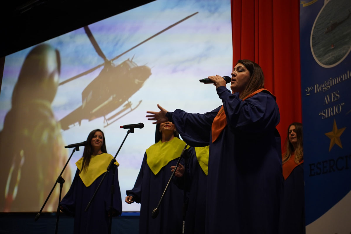 Esibizione-del-New-Vision-Gospel-Choir-al-termine-della-conferenza_da724.jpg
