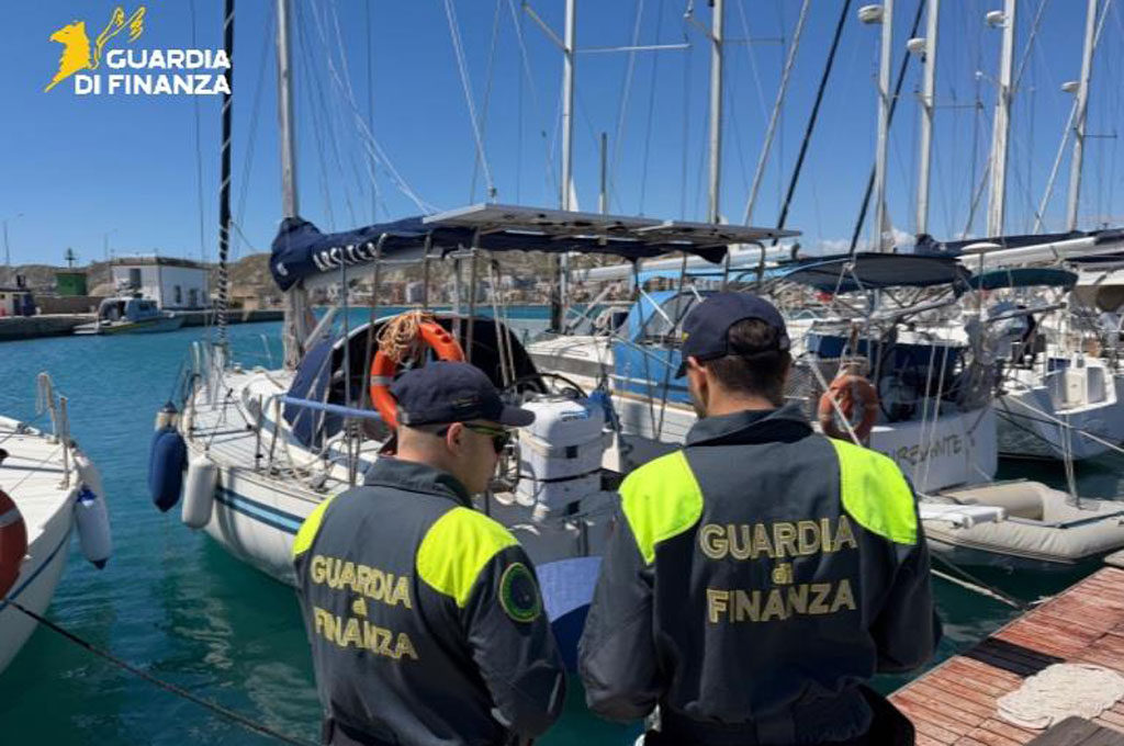 Scoperte 6 imbarcazioni estere non dichiarate al fisco per 160mila euro: l'attività della Gdf Roan di Vibo