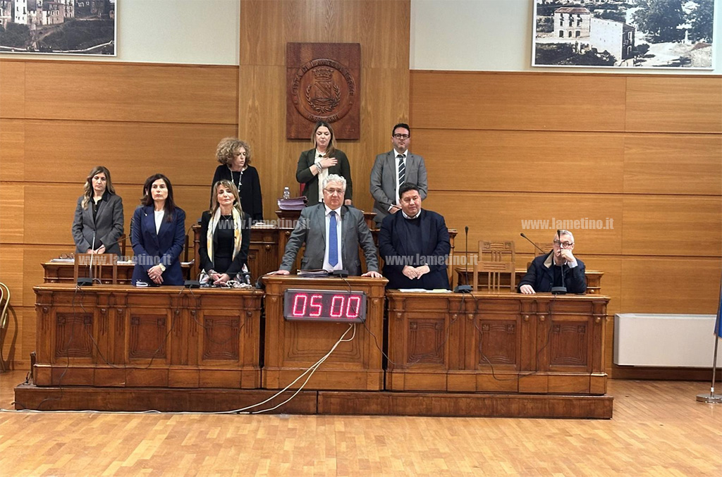 Lamezia, la quota rosa rallenta la scelta degli assessori mancanti. Fdi insiste su Materasso. Vescio favorito su Gianturco
