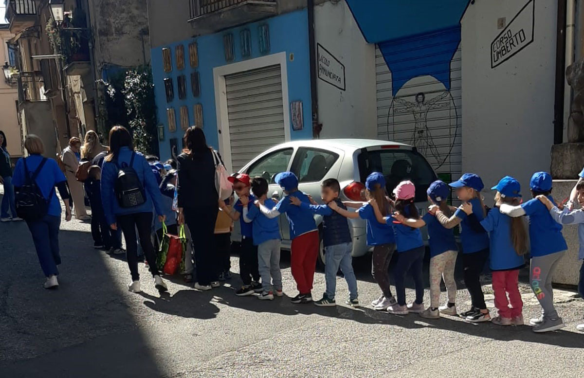 I-bambini-Perri-Pitagora-Don-Milani-per-i-vicoli-di-Rogliano_028d1.jpg