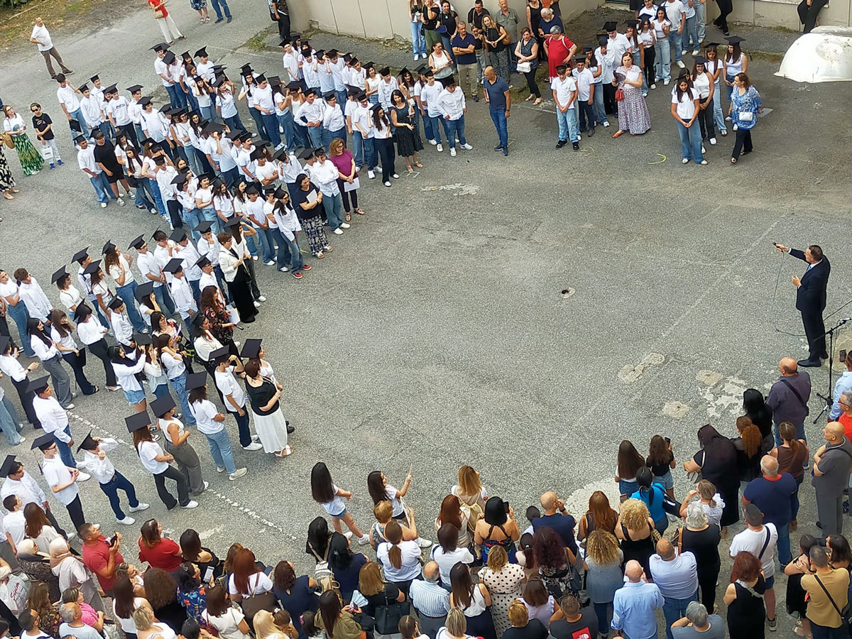 Il-saluto-del-dirigente-agli-alunni-che-hanno-concluso-il-triennio_334fd.jpg