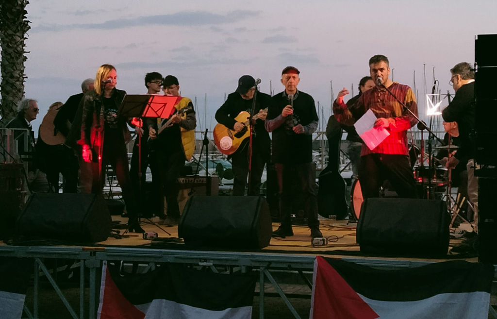 Solidal Soul Band dell’Ambulatorio Solidale prima gli ultimi di Lamezia si esibisce per Freedom Flotilla Coalition a Cetraro
