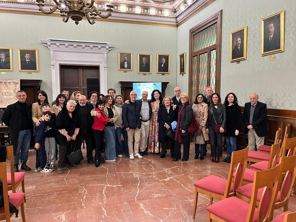 “Le Vie del Tango” come orchestra dell’anima nel libro di Saverio Rotundo presentato a Catanzaro