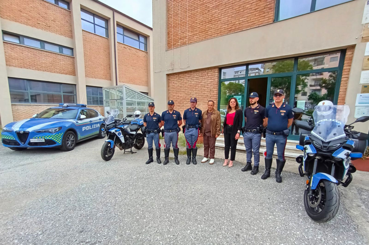Lamezia, la Polizia di Stato porta il suo messaggio di legal