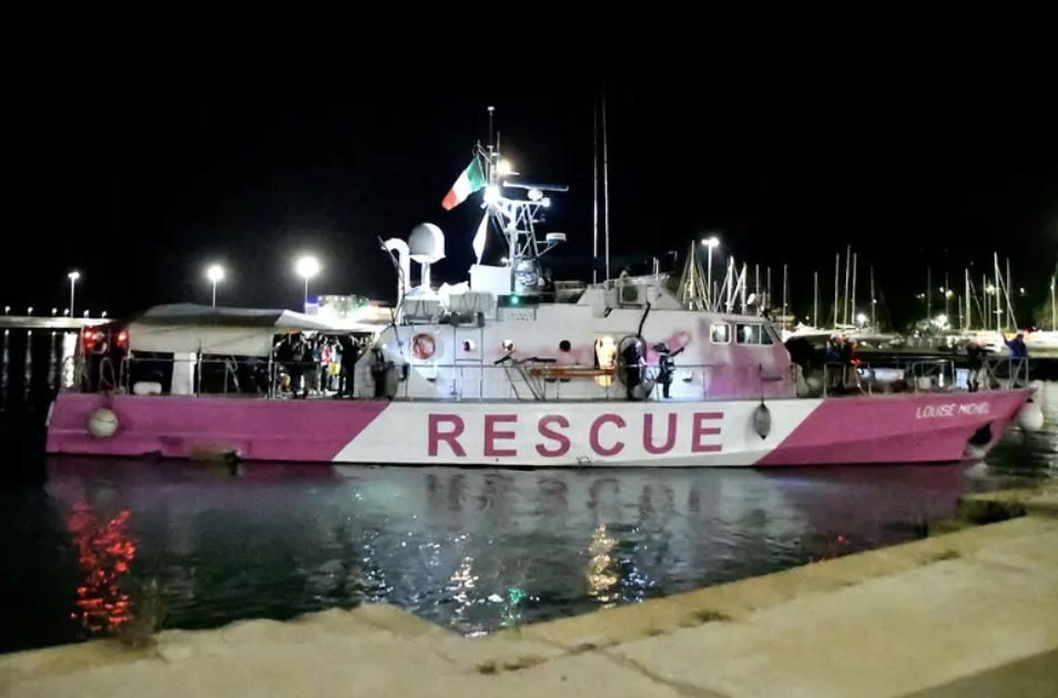 Sbarcati a Crotone 47 migranti salvati da nave Ong