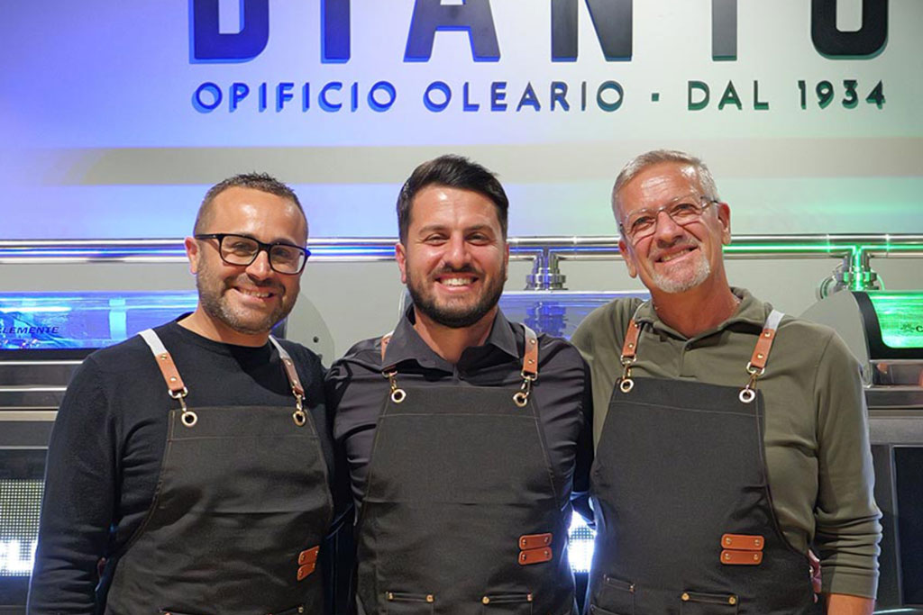 Lamezia, l’Opificio Oleario Dianto conquista le 2 Foglie per l’olio “Terra Madre” di Gambero Rosso