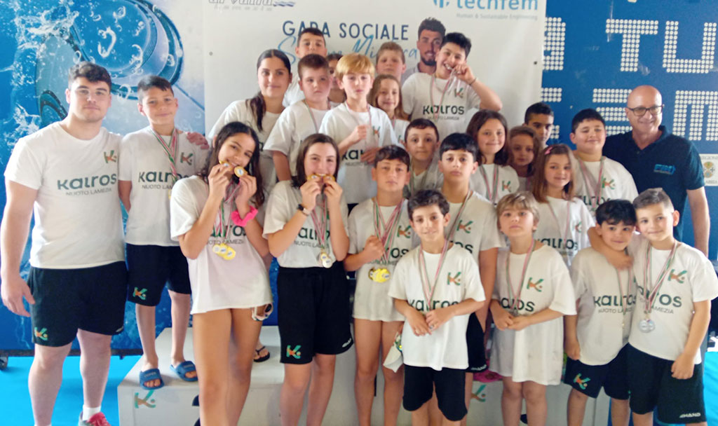 La Kairos Nuoto Lamezia trionfa al “Trofeo Scuole Nuoto”