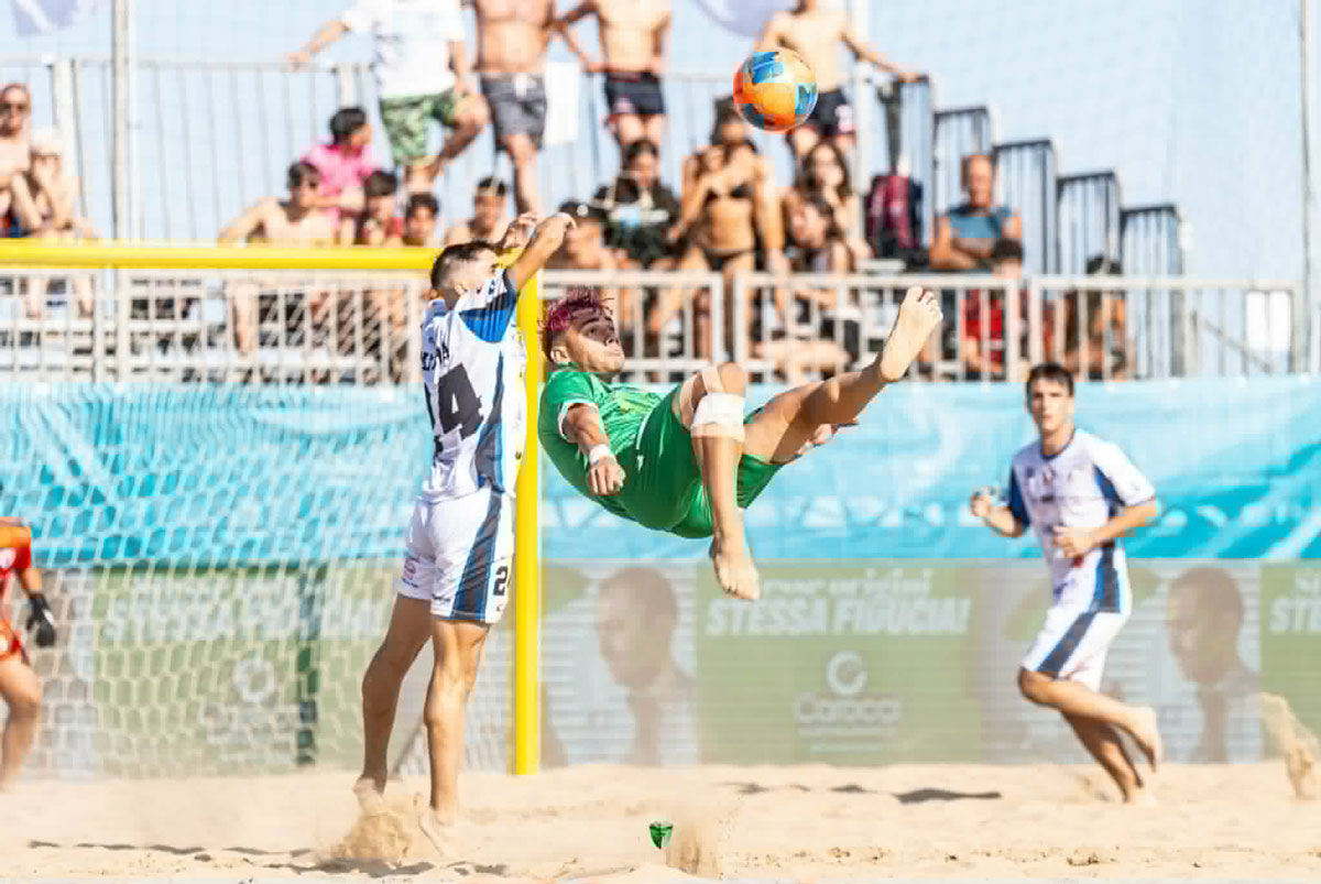 Una-fase-di-gioco-della-sfida-tra-le-squadre-Under-20-di-Lamezia-e-Pisa_84f18.jpg