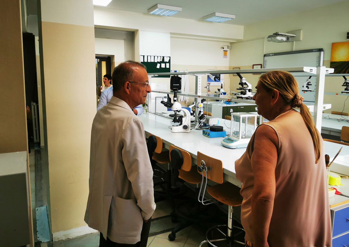 Visita-Mormile-al-Liceo-Scientifico-di-Lamezia-Terme-02_a3ad1.jpg