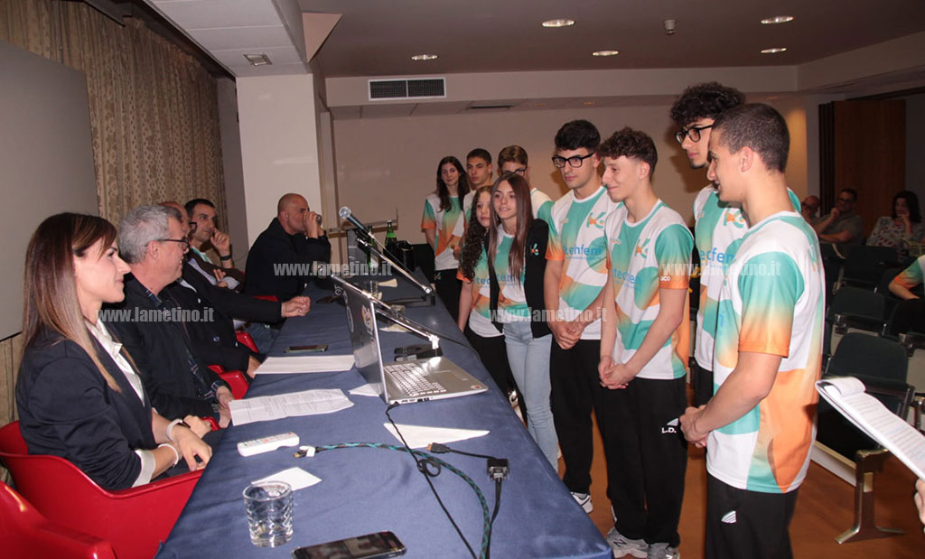 Kairos Nuoto Lamezia fucina di giovani talenti: celebrati successi nazionali e prospettive internazionali