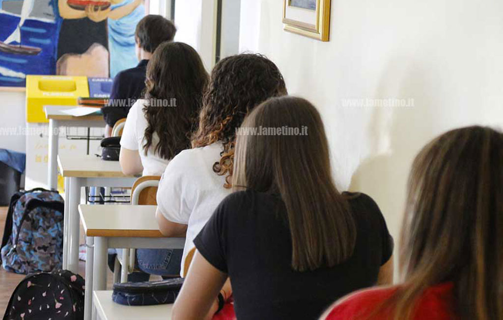 Regione approva calendario scolastico 2026/2027, in Calabria si torna tra i banchi il 15 settembre