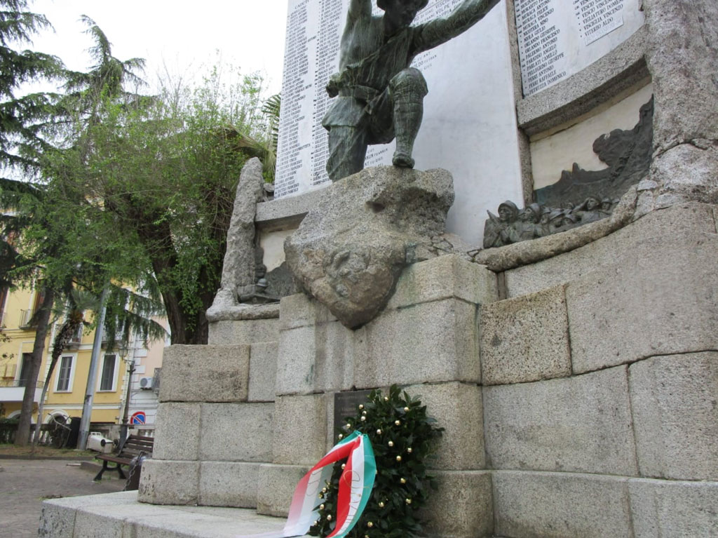Lamezia, commemorazione Festa della Liberazione con l’omaggio ai Caduti dell’amministrazione comunale