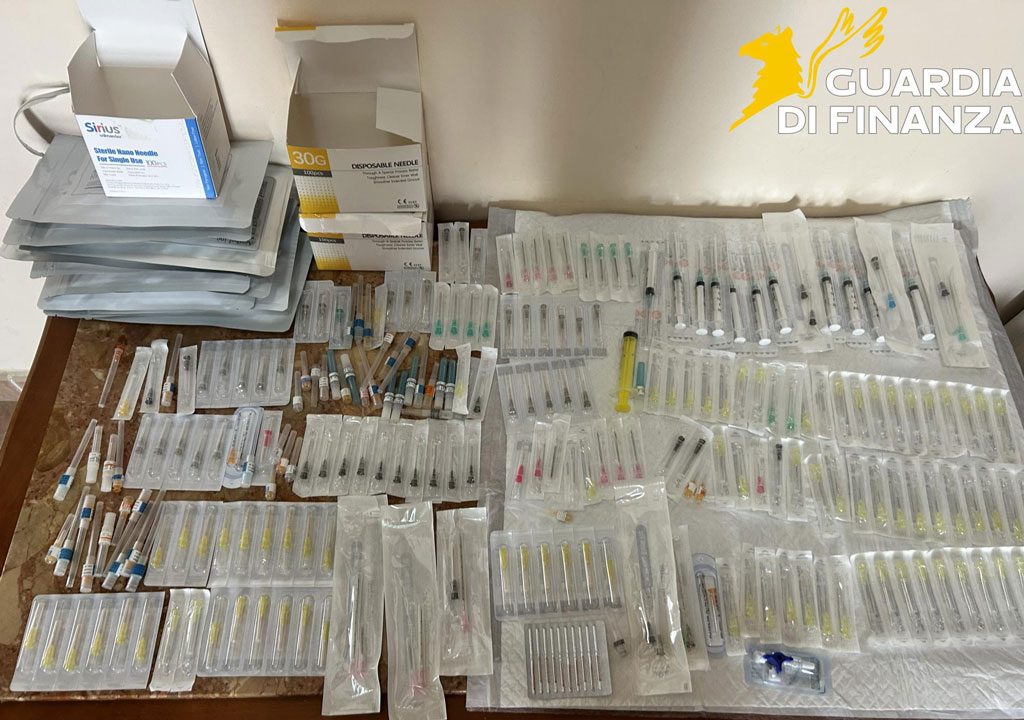 Scoperti due ambulatori abusivi di medicina estetica a Crotone, Gdf denuncia due persone