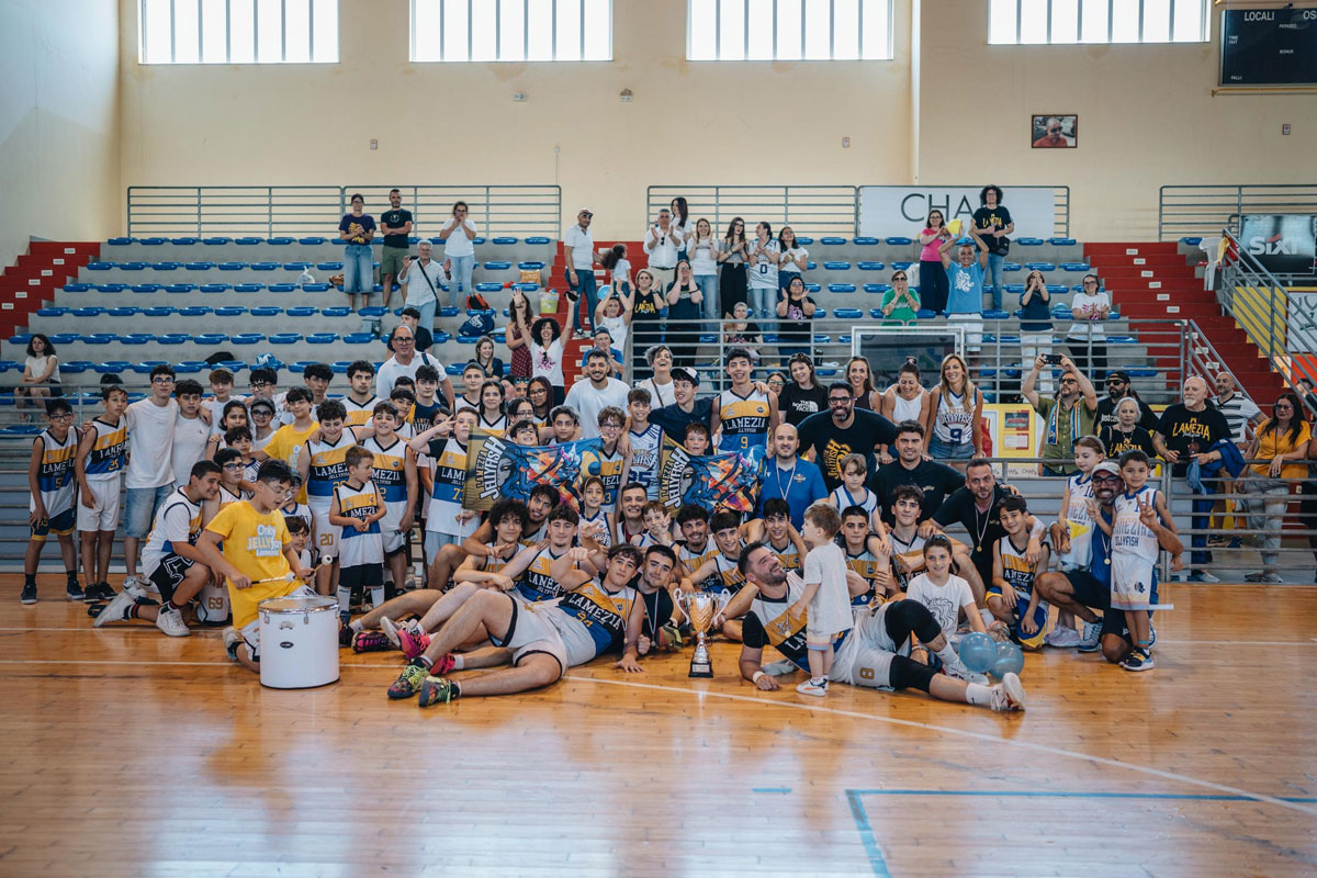 Basket, Cestistica Lamezia 2.018 trionfa nella finale playoff: è promozione in DR1