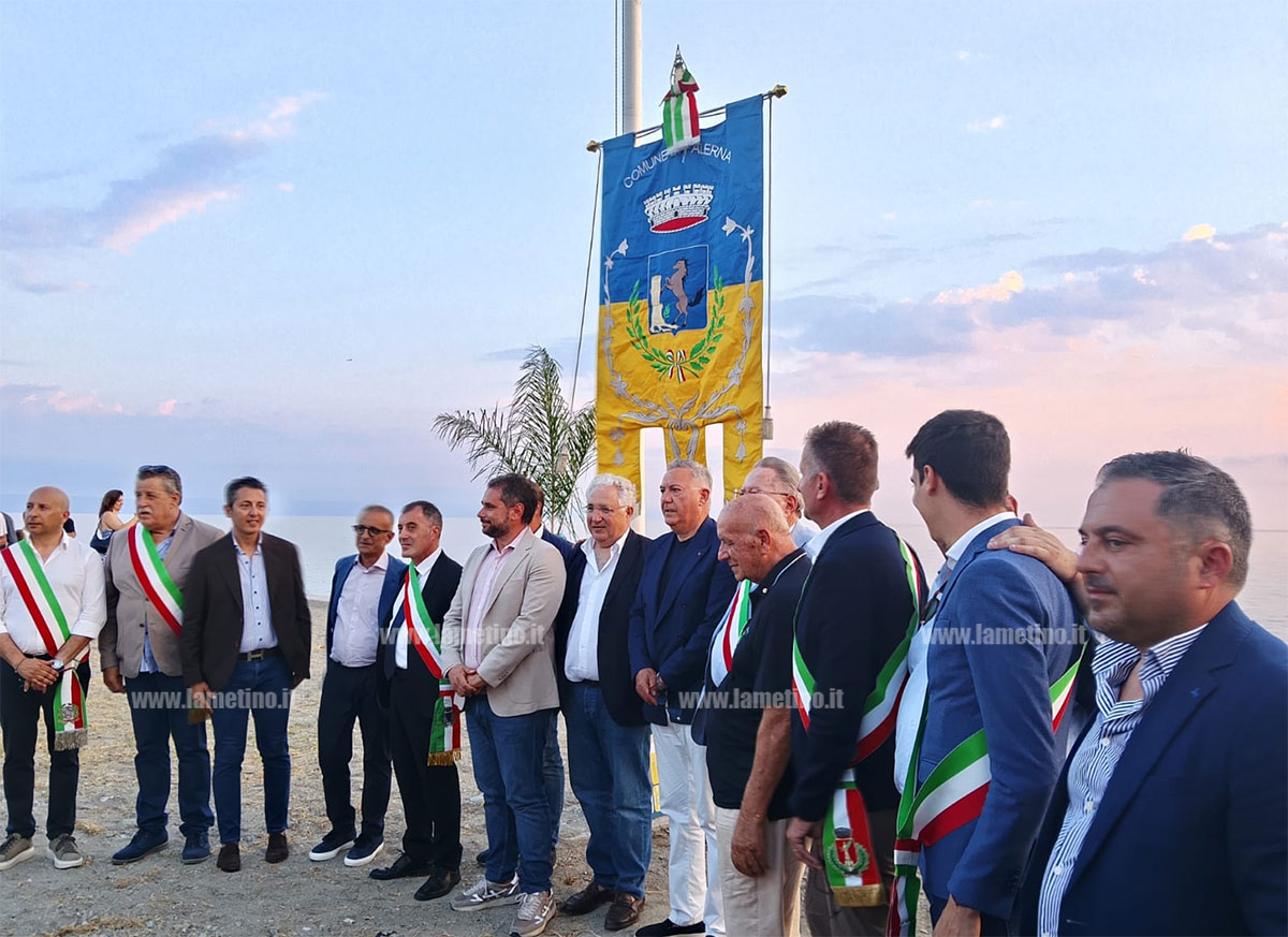A Falerna cerimonia sul lungomare per innalzamento bandiera 
