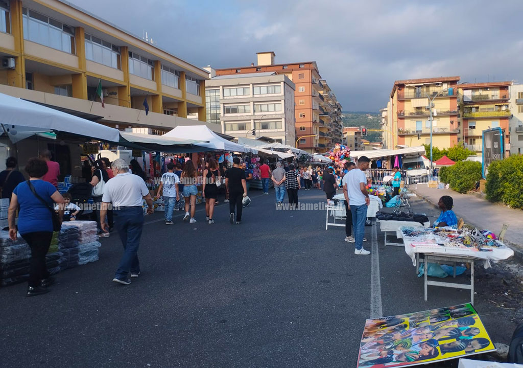 Feste patronali a Lamezia, Azione sostiene proposta consiglieri Raso e Branca su riorganizzazione bancarelle