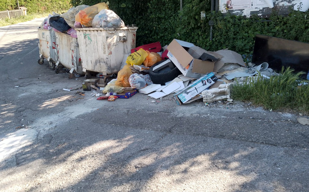 Lamezia, torna con la primavera l’allarme rifiuti nelle periferie: preoccupazione dei residenti