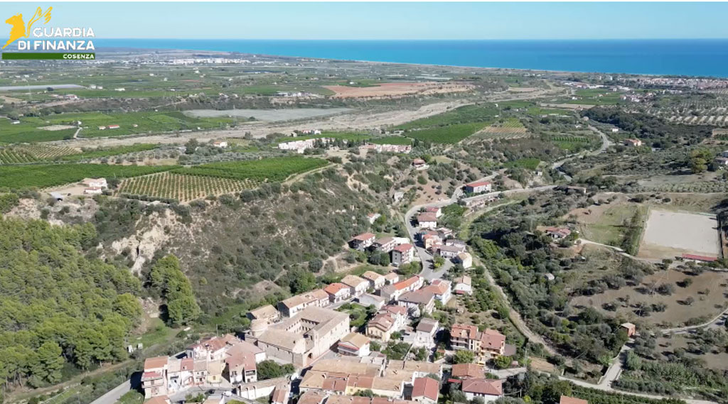 Danno erariale di oltre 30 milioni di euro, nel Cosentino la Gdf sequestra un resort