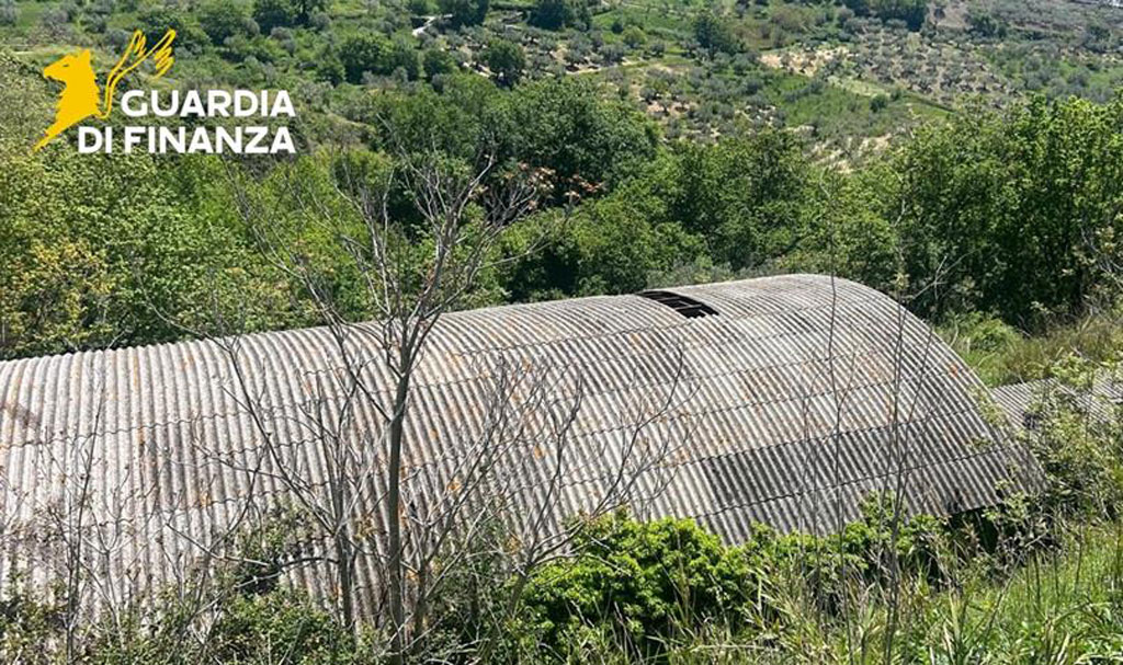 Gdf Cosenza scopre e sequestra area contaminata da amianto