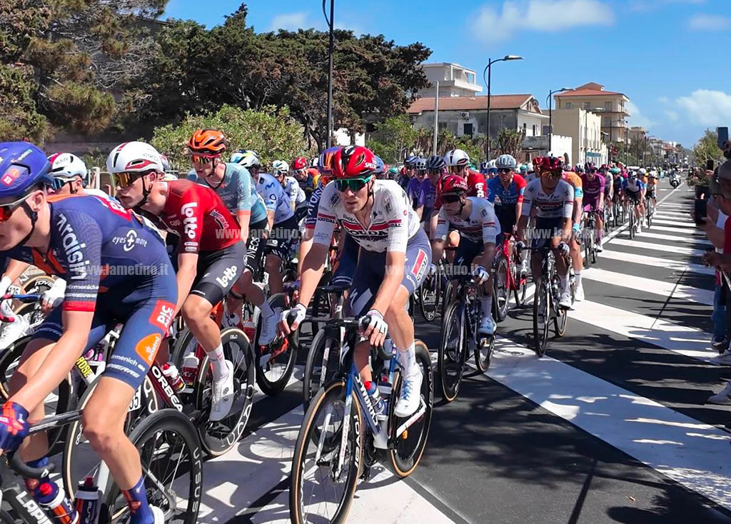Il Giro d’Italia sfreccia da Lamezia e lungo la costa tirrenica