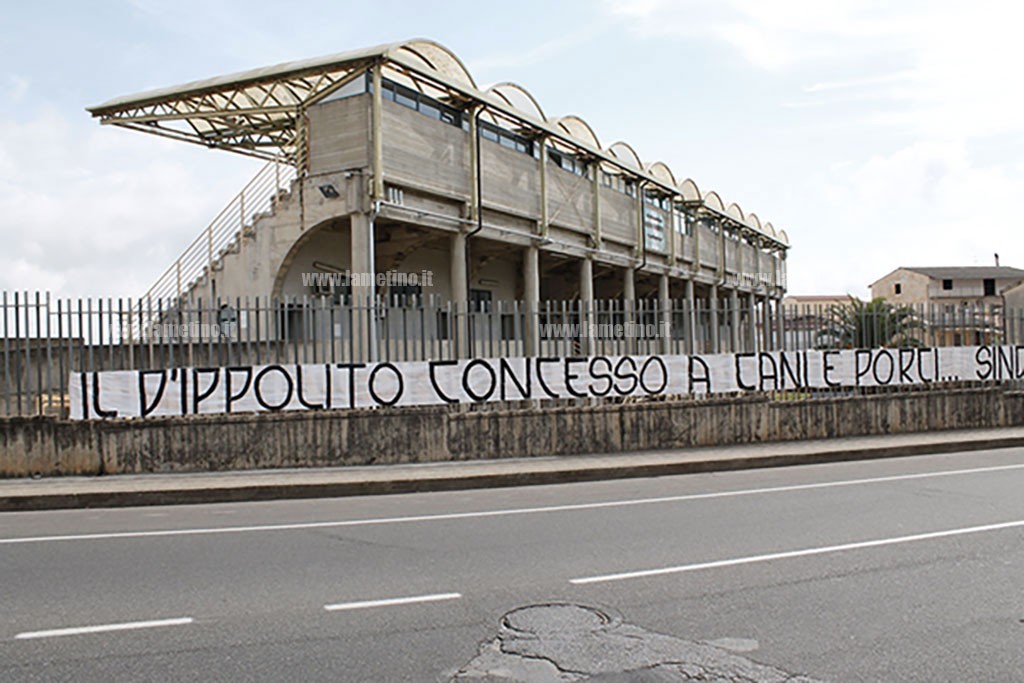 02 striscione