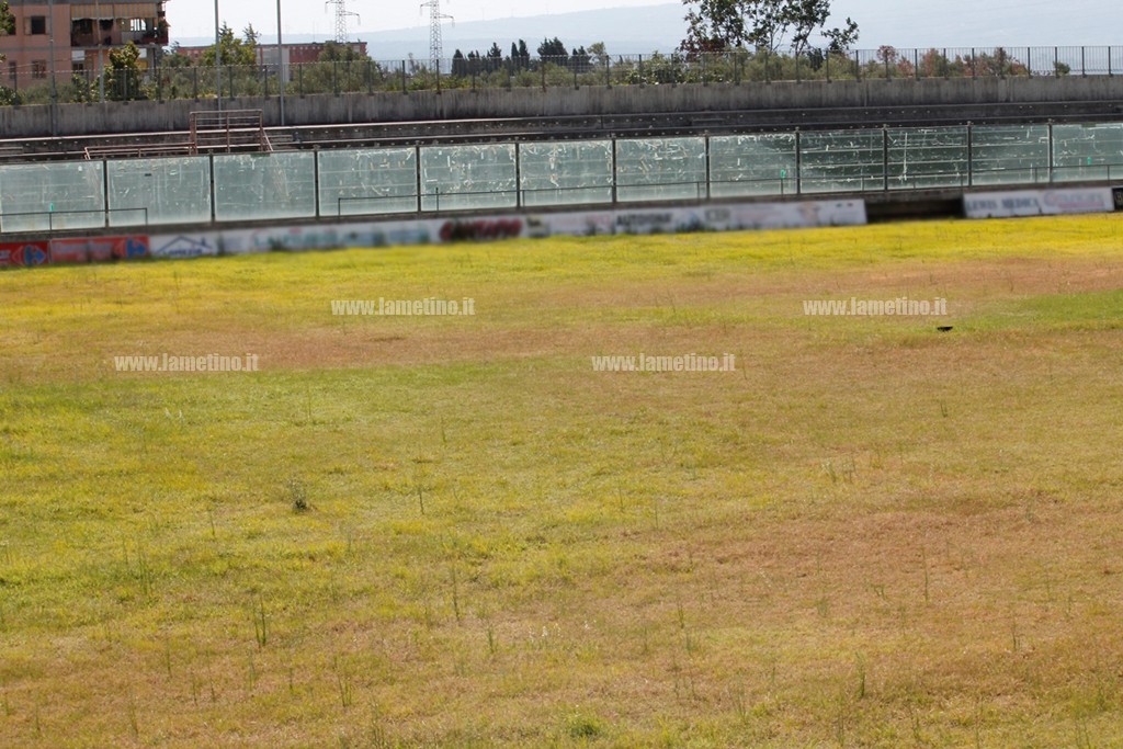 Manto erboso stadio Lamezia 2