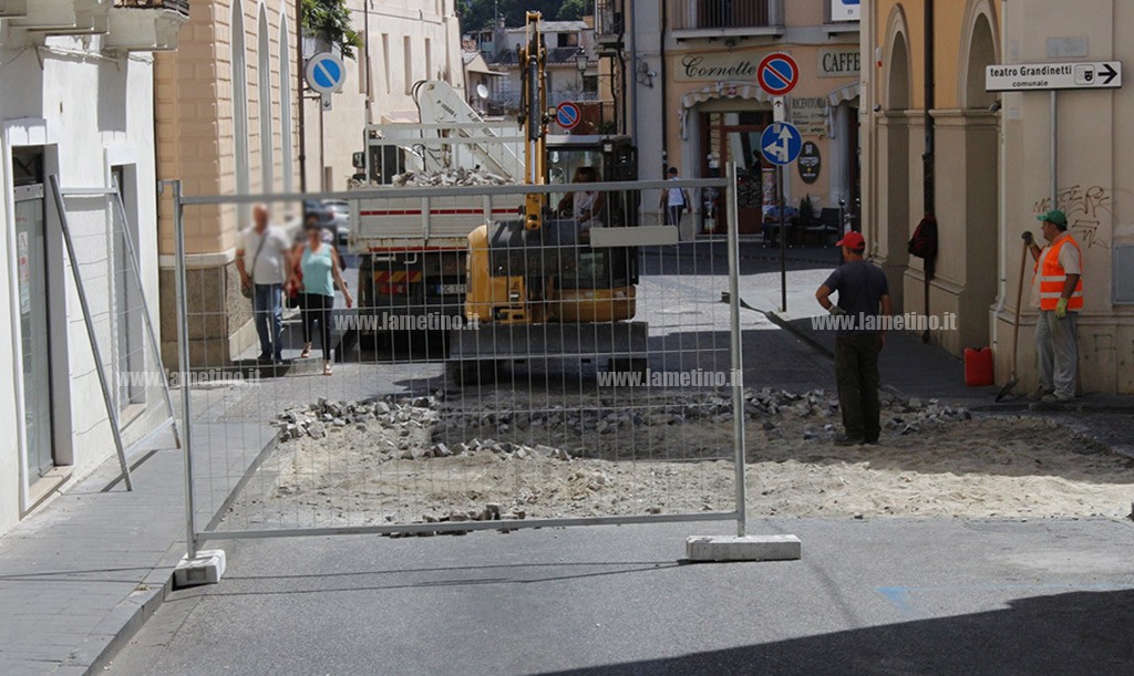 via carducci 1