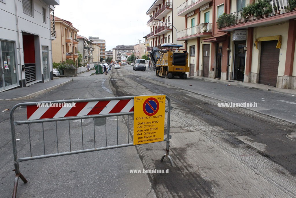 viale primo maggio lavori pavimentazione 1