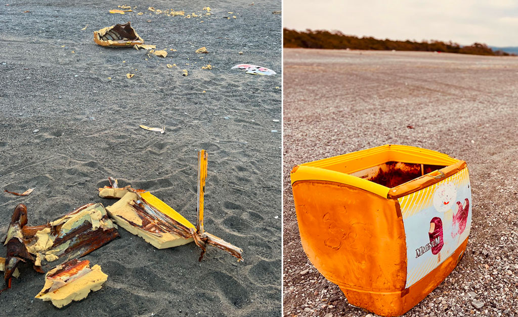 Lamezia, frigo abbandonato sulla spiaggia ridotto in pezzi: detriti sparsi sul litorale