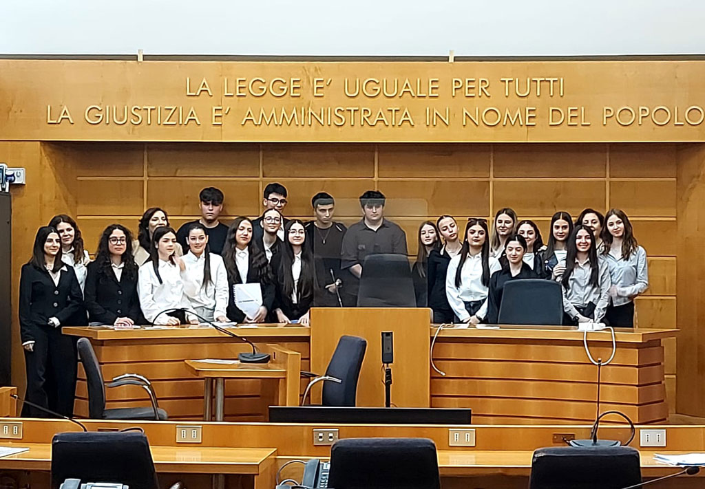 Lamezia, dal banco al tribunale: processo simulato per gli studenti dei Licei Made in Italy e Scienze Umane