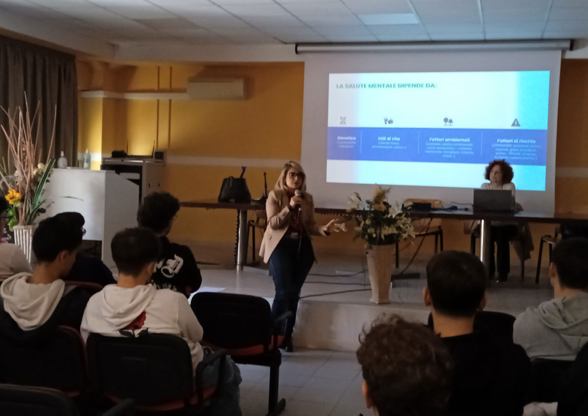 Lamezia, Progetto Itaca incontra studenti per sensibilizzare e informare sul disagio mentale