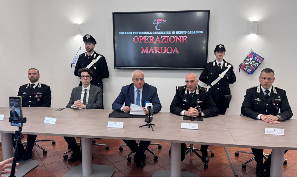 "Se gli dai una coltellata il video diventa virale", sgominata baby-banda del terrore a Gioia Tauro: 3 arresti