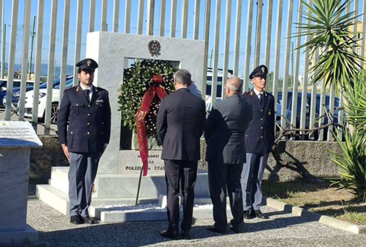 polizia91470745_75f25.jpg